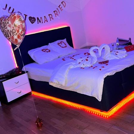 Appartement Avec Love Room Payerne Eksteriør bilde